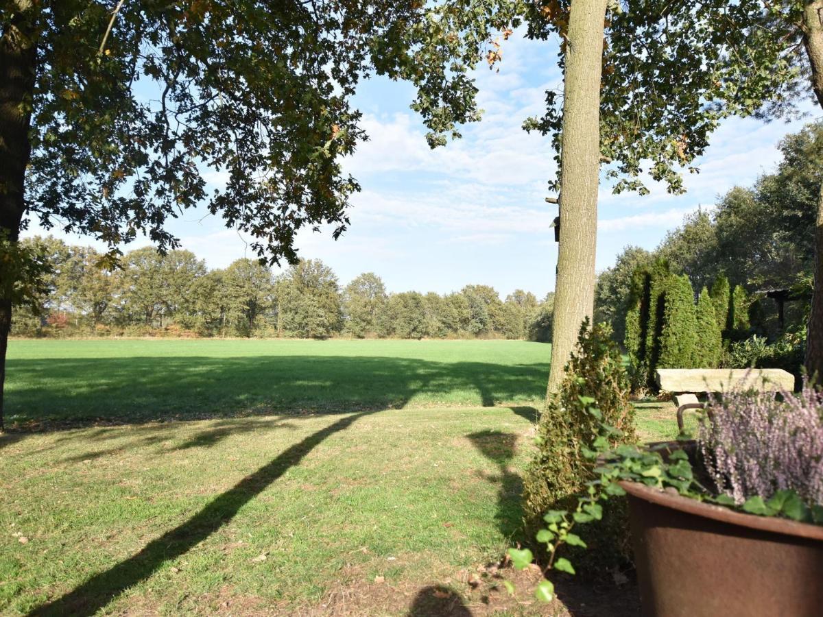 Alluring Holiday Home in Reutum Weerselo with Jacuzzi Beekdorp Exterior foto